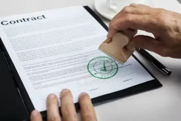 Contrat de voyage : les clauses à lire avant de signer