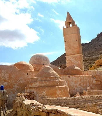 Tataouine : Explorez le Désert Tunisien Authentique 40 MOSQUEE DES 7 DORMANTS-blog etnafes