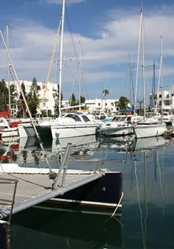 Visiter Sousse : Une Escapade Inoubliable en Tunisie 22 Port_El_Kantaoui_Marina,_Sousse