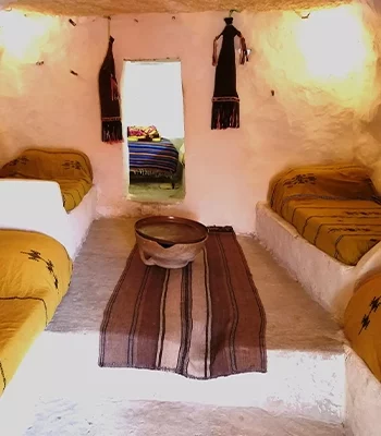 Tataouine : Explorez le Désert Tunisien Authentique 52 grotte-talila-kenza-chenini-blog etnafes